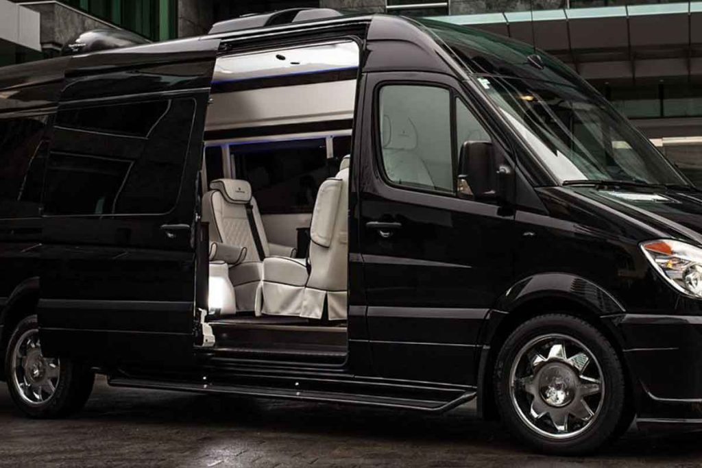 whistler_luxury_bus